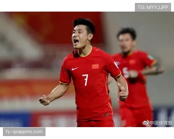 内马尔连续强突右路撕开防线，关键战主导进攻趋势