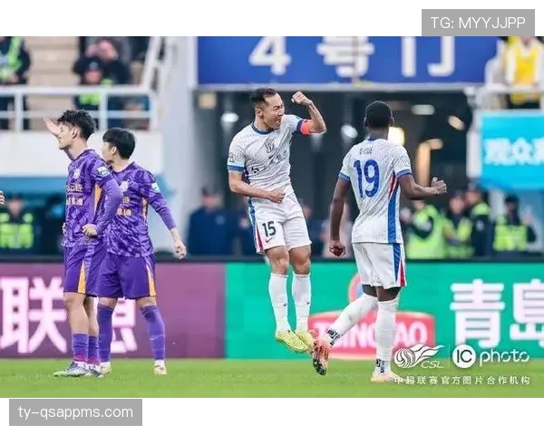 吴曦在申花中场的角色定位与近期表现解析